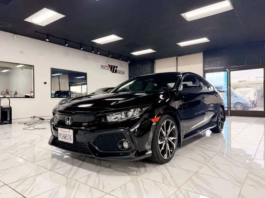 2018 Honda Civic Si photo 1