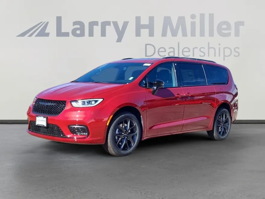 2025 Chrysler Pacifica Limited photo 1