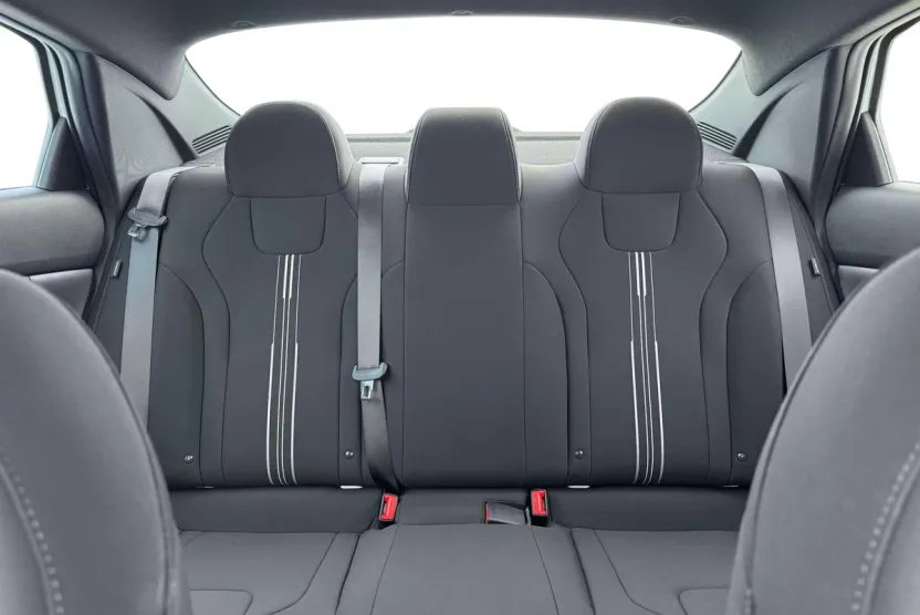 2025 Hyundai Elantra Hybrid SEL Sport photo 1