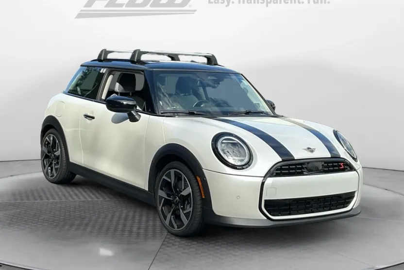 2025 Mini Cooper Hardtop S photo 1