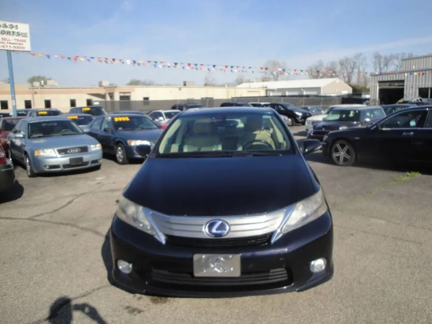 2010 Lexus HS 250h photo 1