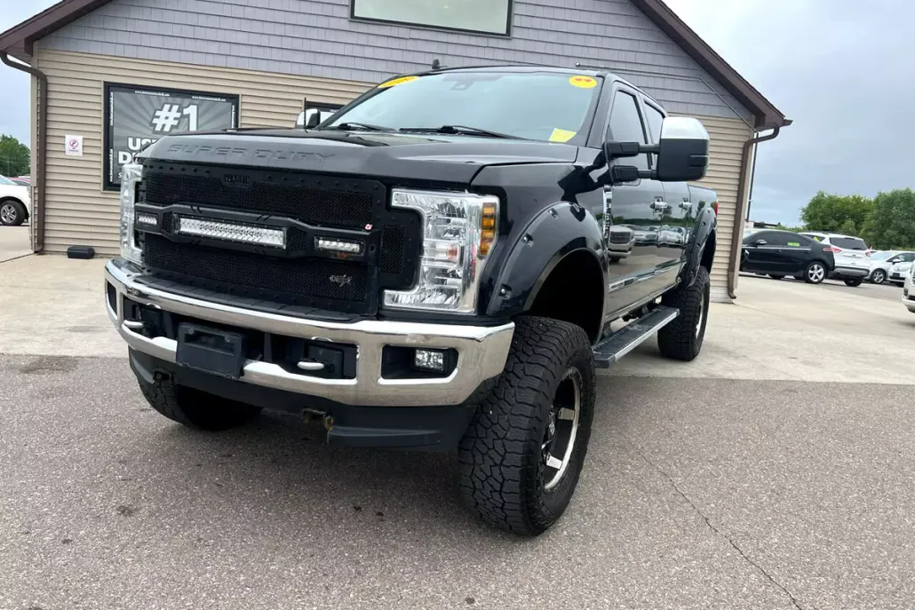 2019 Ford F-350 Lariat photo 1