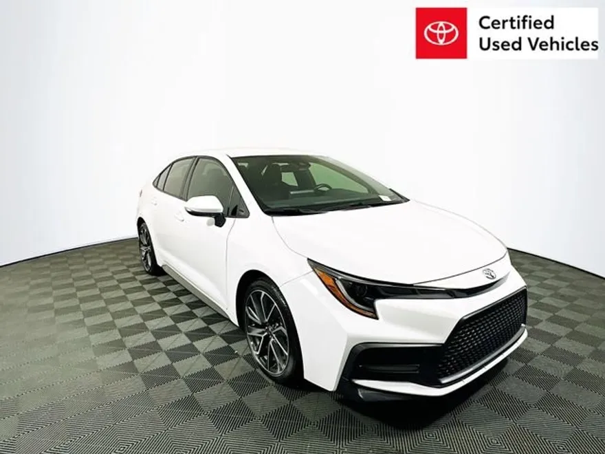 2022 Toyota Corolla SE photo 1