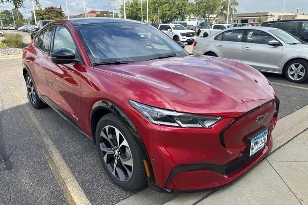2023 Ford Mustang Mach-E Premium photo 1