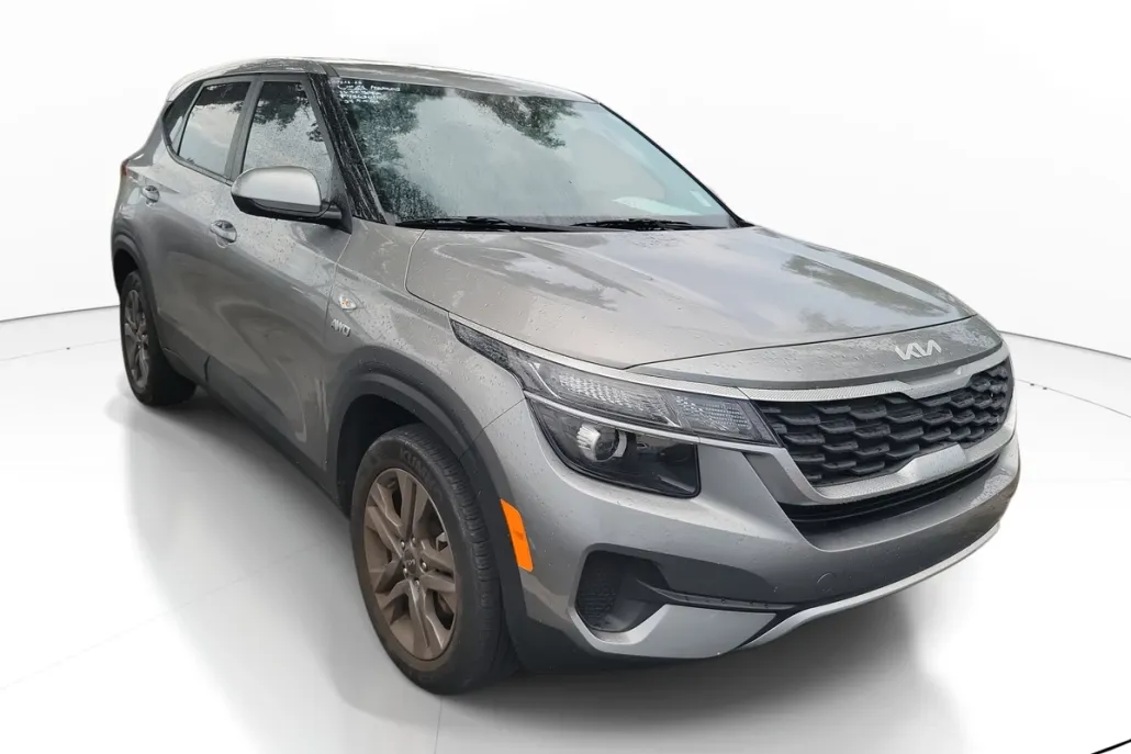 2023 Kia Seltos LX photo 1