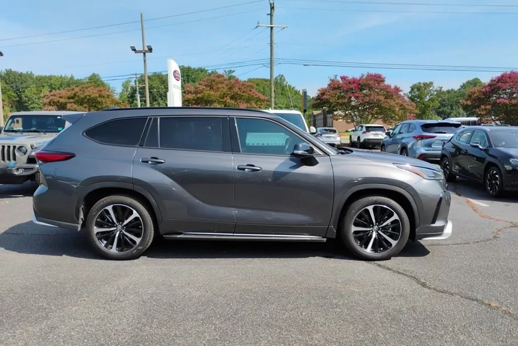 2022 Toyota Highlander XSE photo 1
