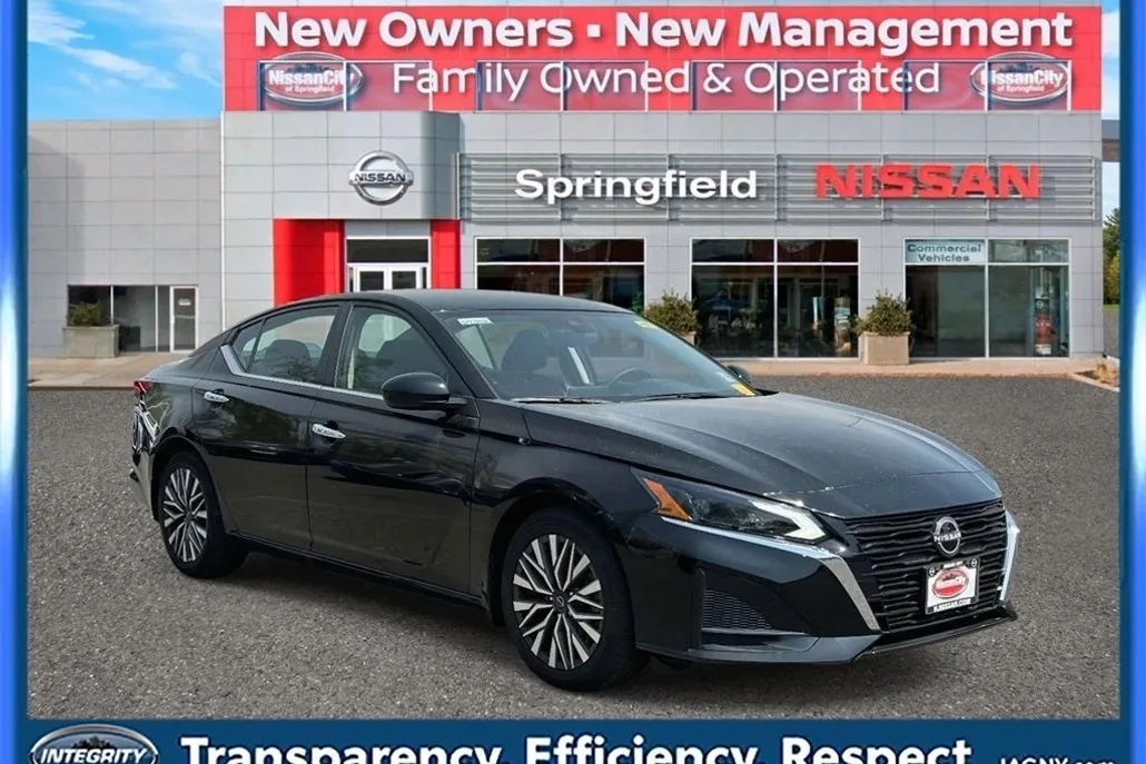 2023 Nissan Altima 2.5 SV photo 1