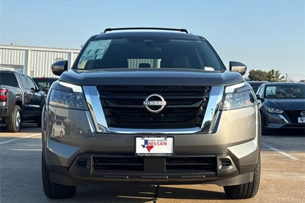2025 Nissan Pathfinder SV photo 1