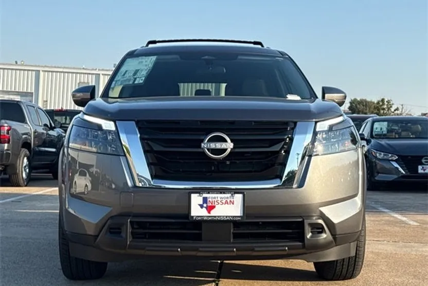 2025 Nissan Pathfinder SV photo 1