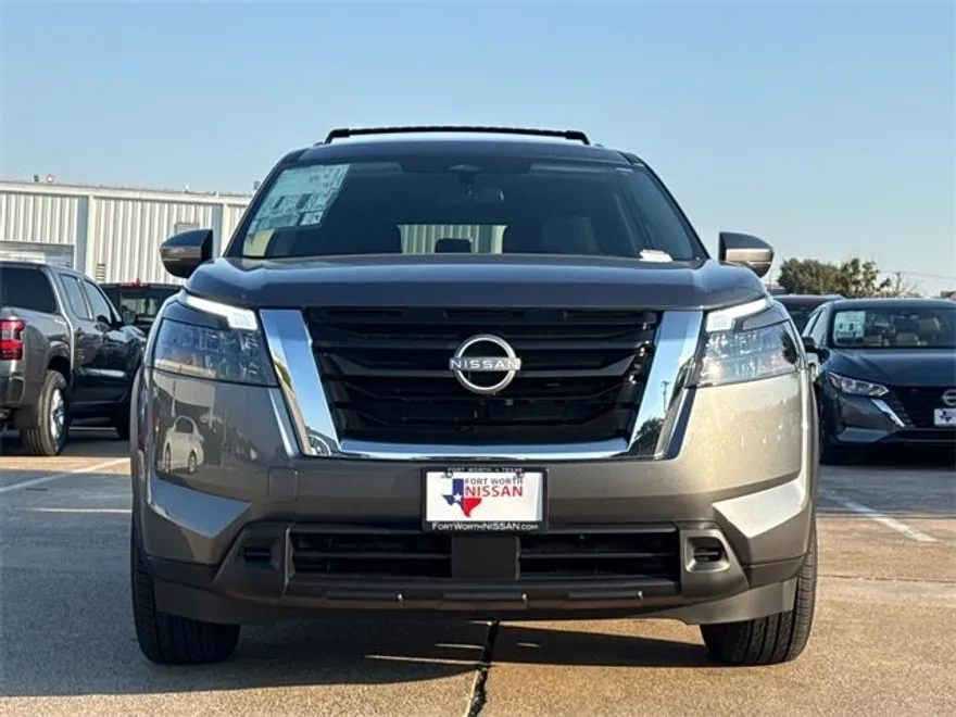 2025 Nissan Pathfinder SV photo 1