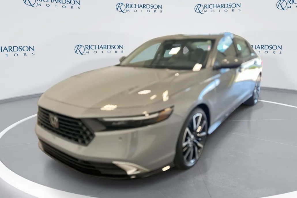 2025 Honda Accord Hybrid Touring photo 1