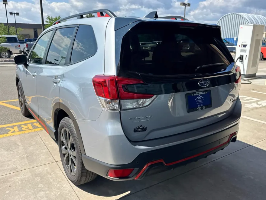 2024 Subaru Forester Sport photo 1
