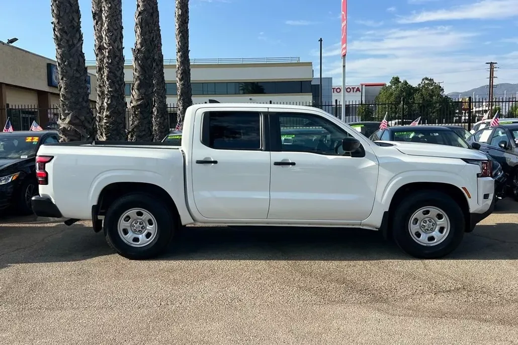 2024 Nissan Frontier S photo 1