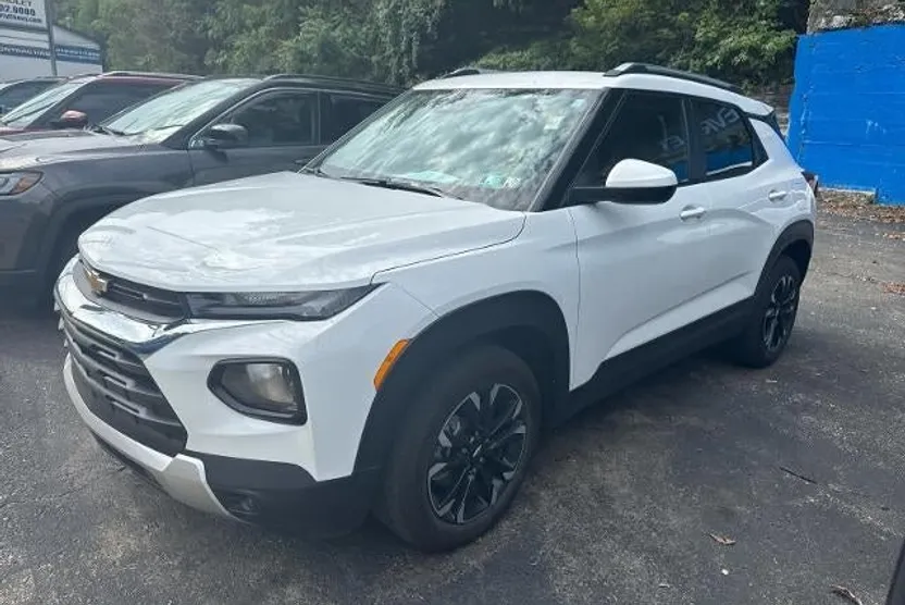 2023 Chevrolet Trailblazer LT photo 1