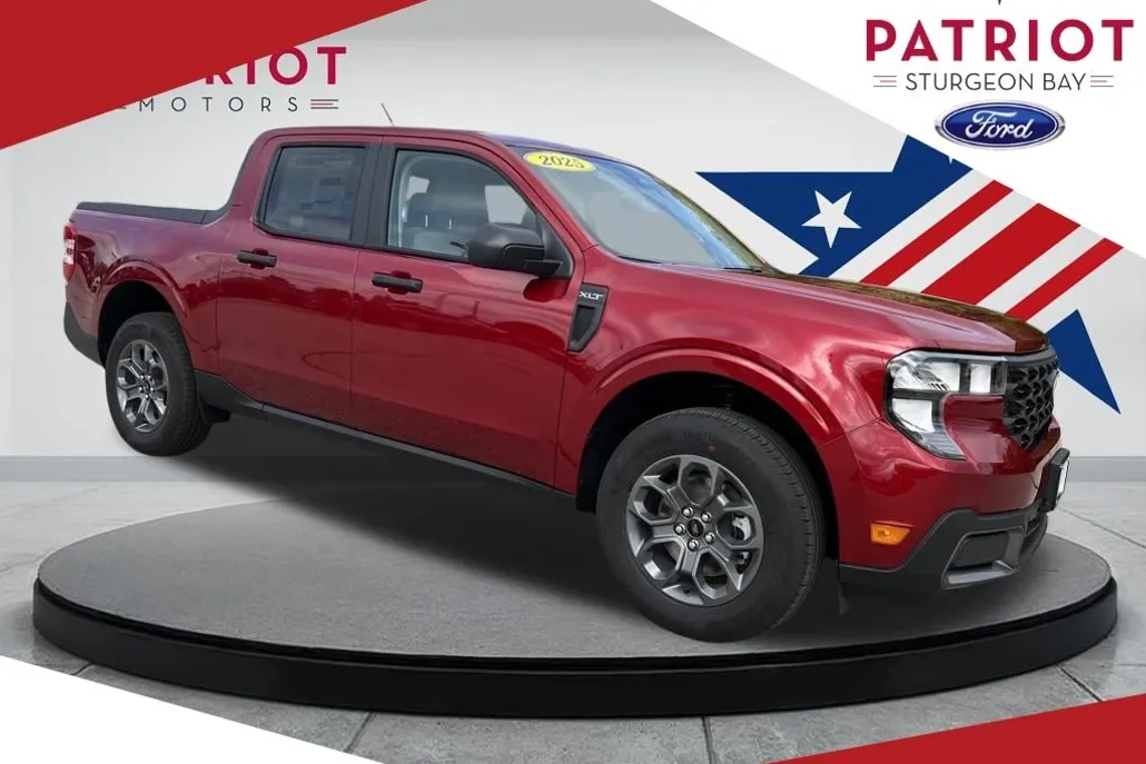 2025 Ford Maverick XLT photo 1