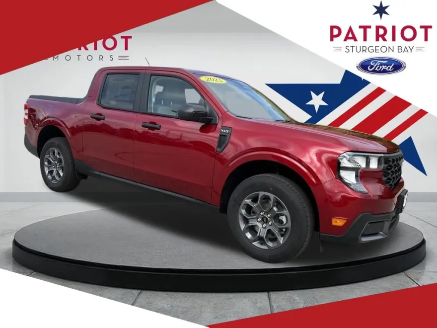 2025 Ford Maverick XLT photo 1