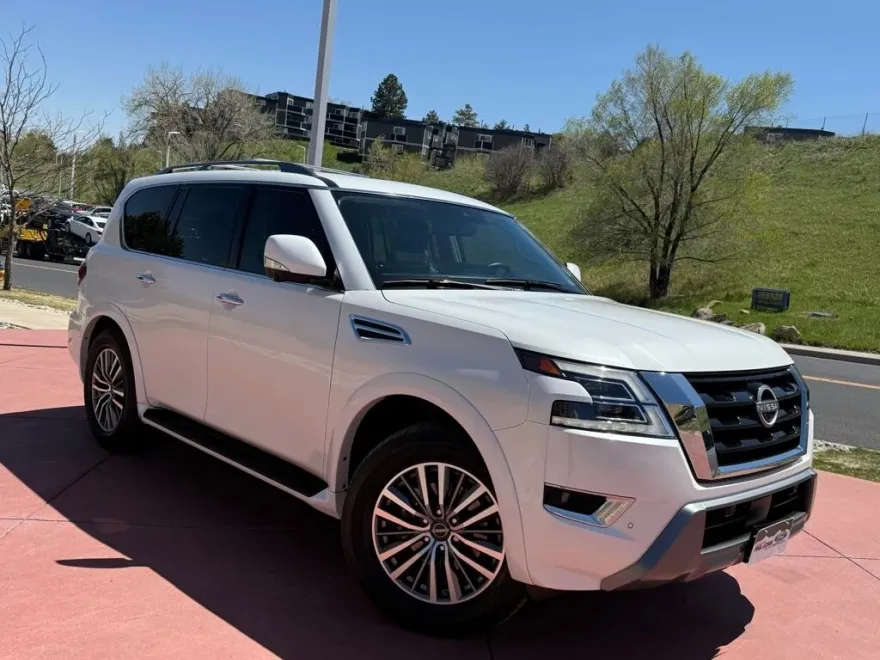 2023 Nissan Armada SL photo 1