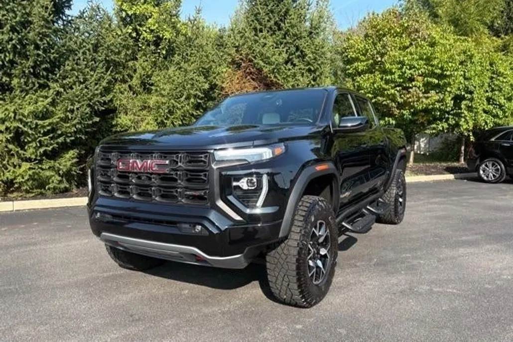 2023 Gmc Canyon AT4X photo 1
