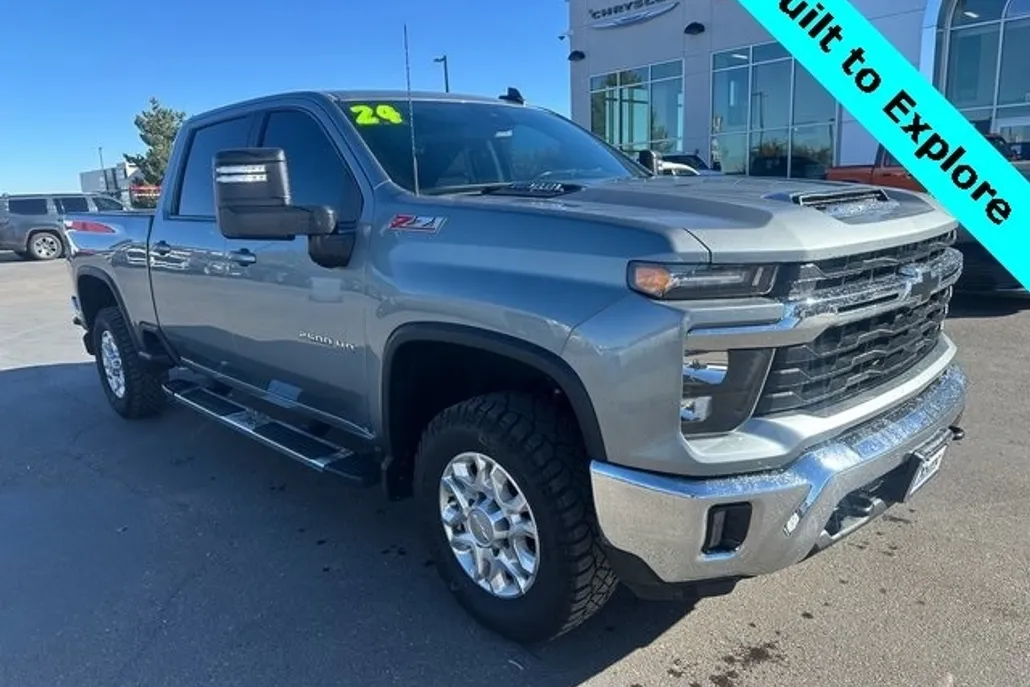 2024 Chevrolet Silverado 2500HD LT photo 1