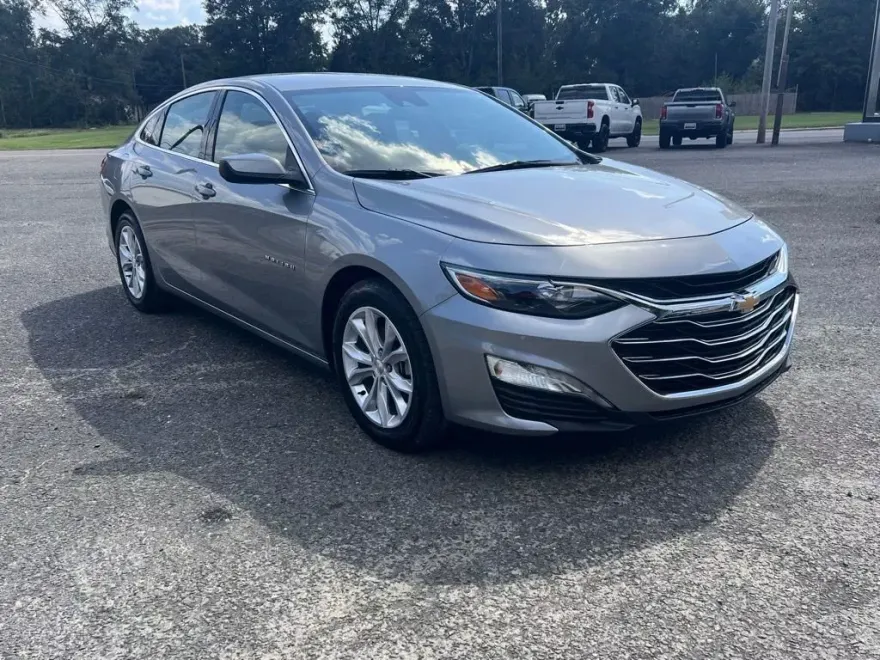 2023 Chevrolet Malibu 1LT photo 1