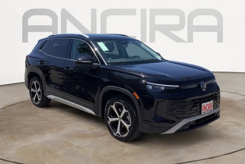 2025 Volkswagen Tiguan SE photo 1
