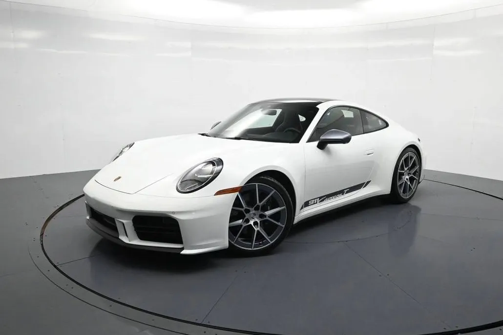 2025 Porsche 911 T photo 1