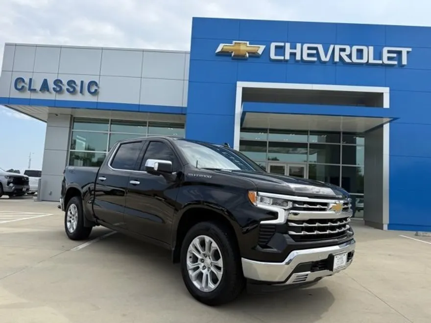 2022 Chevrolet Silverado 1500 LTZ photo 1