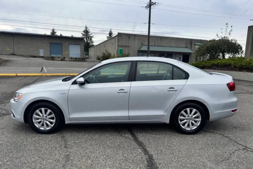 2013 Volkswagen Jetta Hybrid SE photo 1