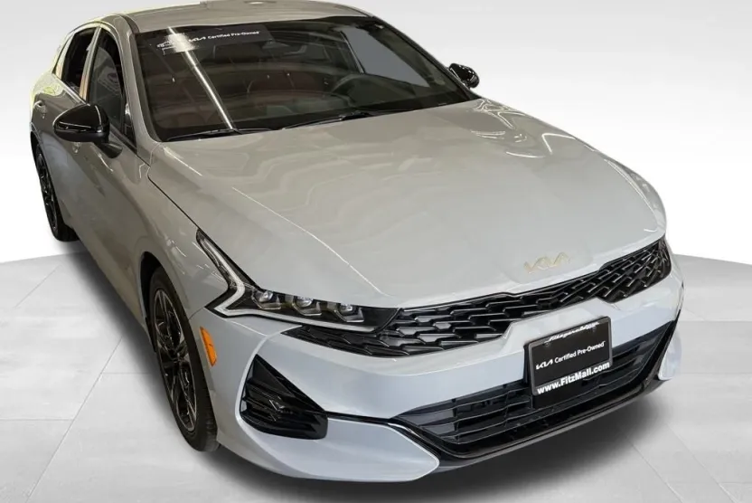 2023 Kia K5 GT-Line photo 1