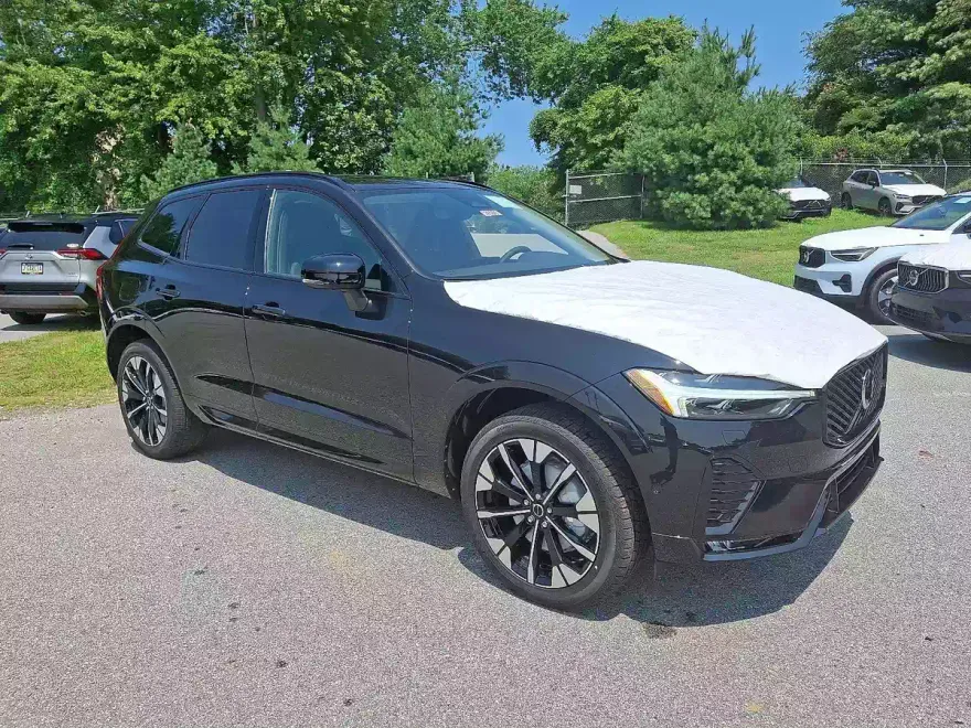 2026 Volvo XC60 B5 Plus photo 1