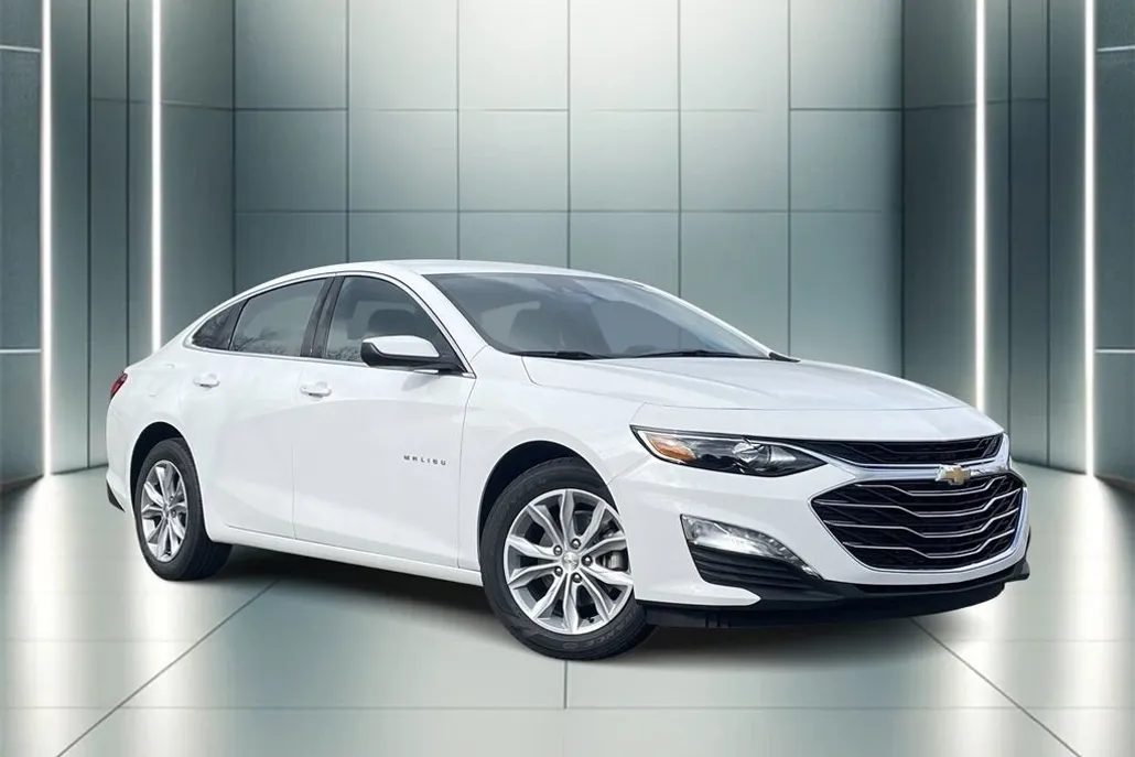 2025 Chevrolet Malibu 1LT photo 1