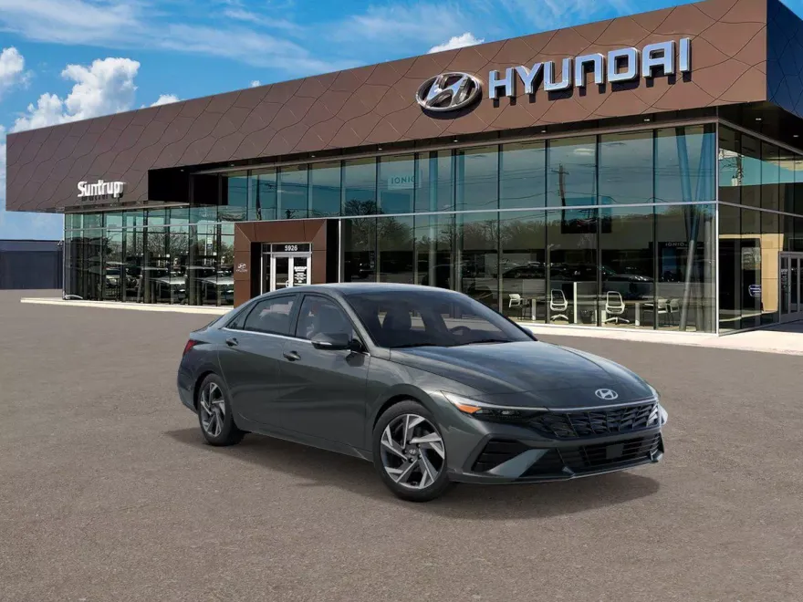 2025 Hyundai Elantra Limited photo 1