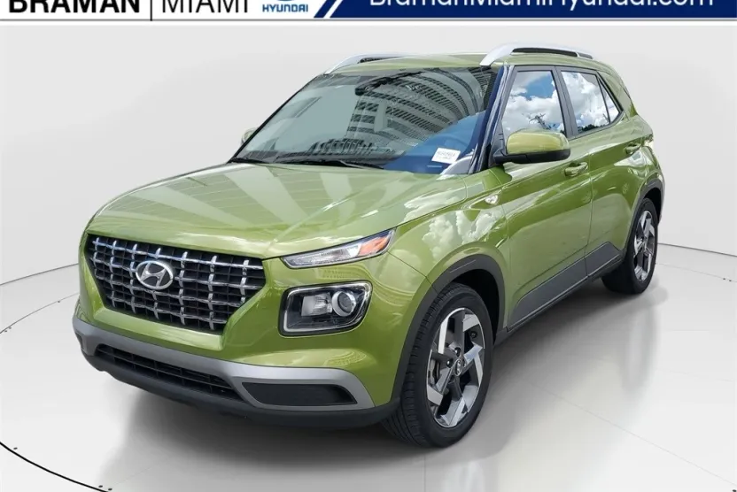 2023 Hyundai Venue SEL photo 1