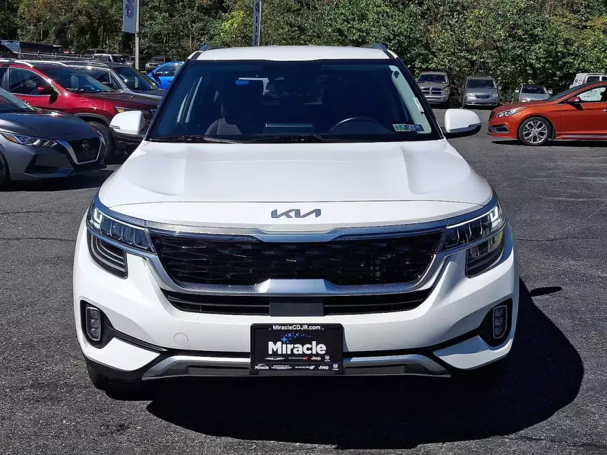 2023 Kia Seltos SX photo 1