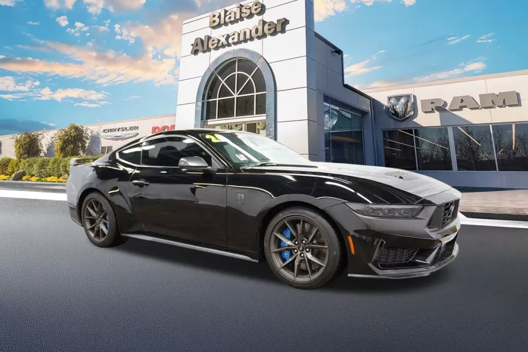 2024 Ford Mustang Dark Horse photo 1
