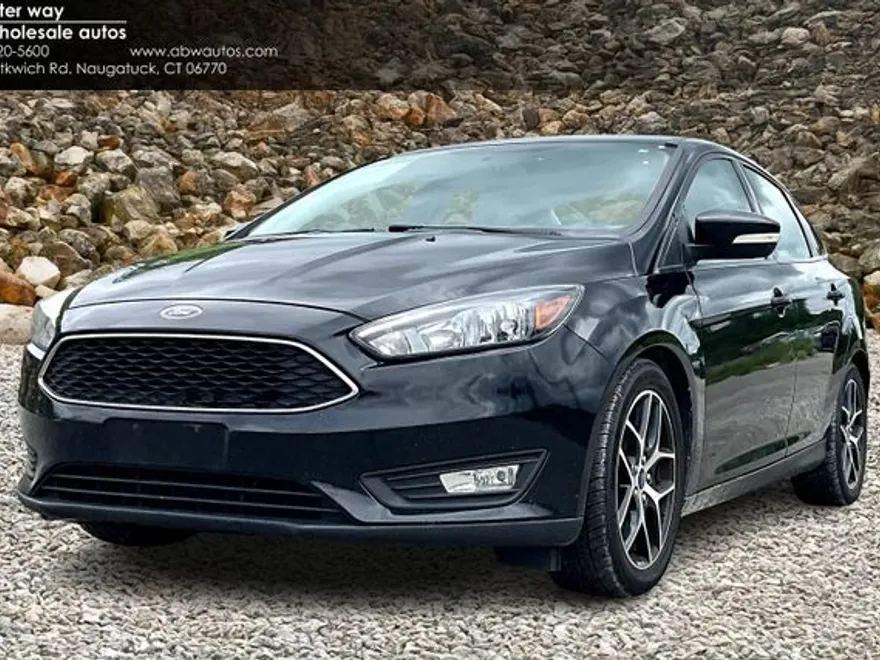 2018 Ford Focus SEL photo 1