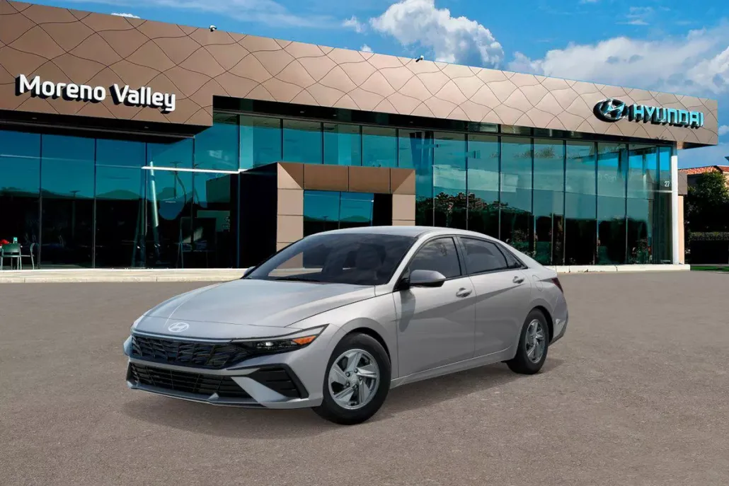2025 Hyundai Elantra SE photo 1