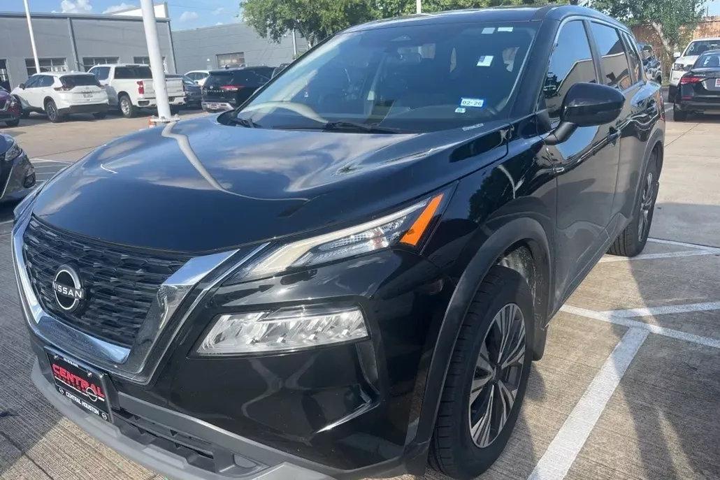 2022 Nissan Rogue SV photo 1