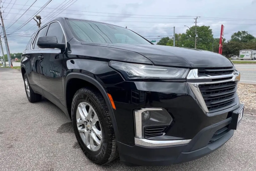 2022 Chevrolet Traverse 1LS photo 1