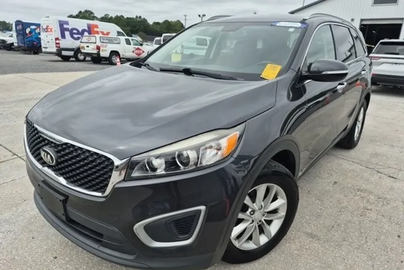 2017 Kia Sorento LX photo 1