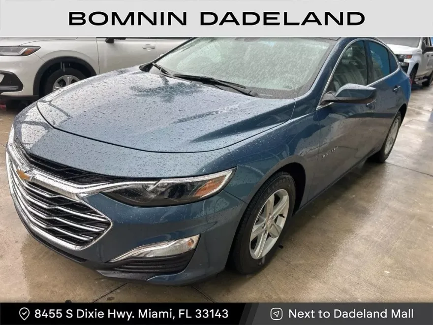 2024 Chevrolet Malibu photo 1