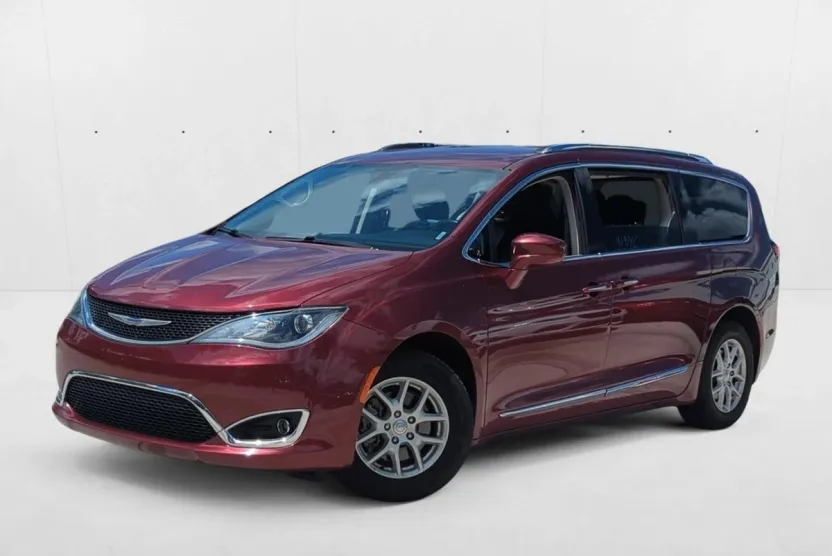 2020 Chrysler Pacifica Touring L photo 1