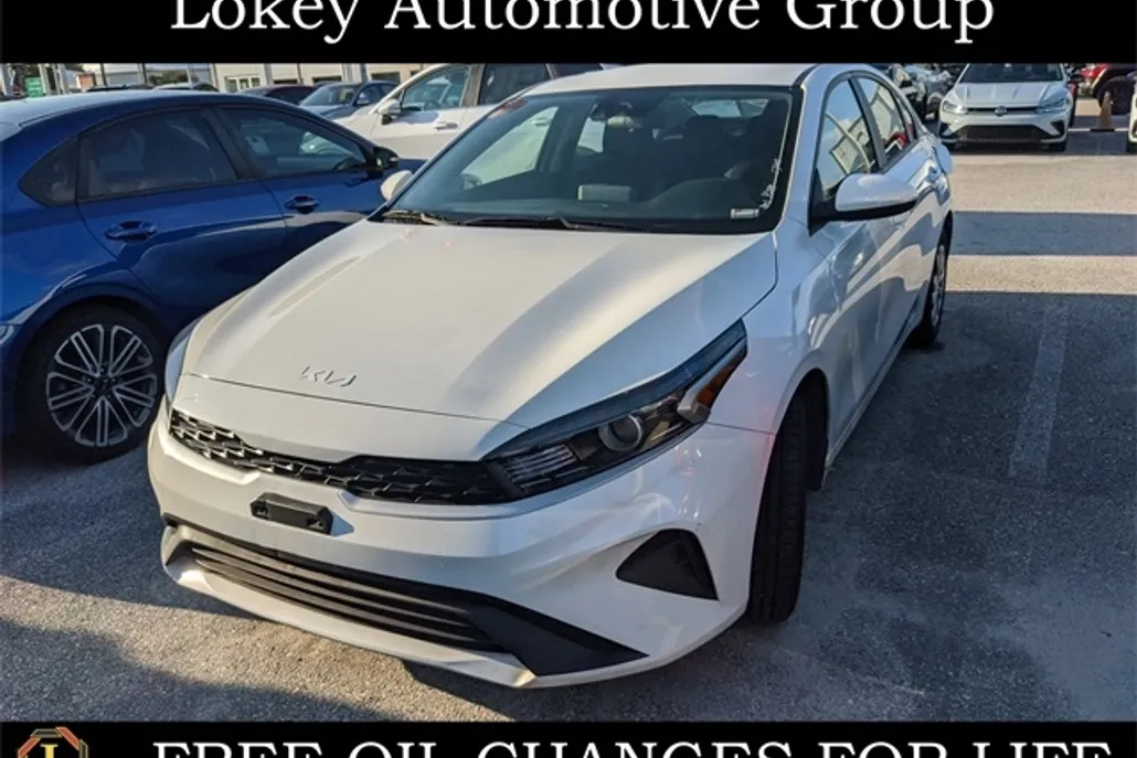 2023 Kia Forte LX photo 1