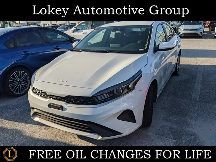 2023 Kia Forte LX photo 1