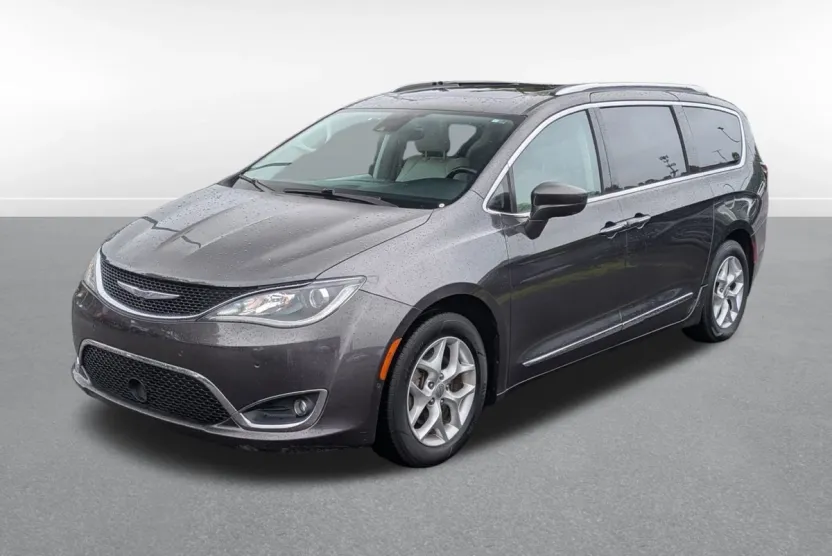 2018 Chrysler Pacifica Touring Plus photo 1