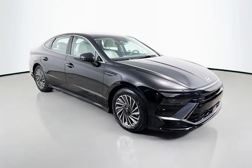 2025 Hyundai Sonata Hybrid SEL photo 1