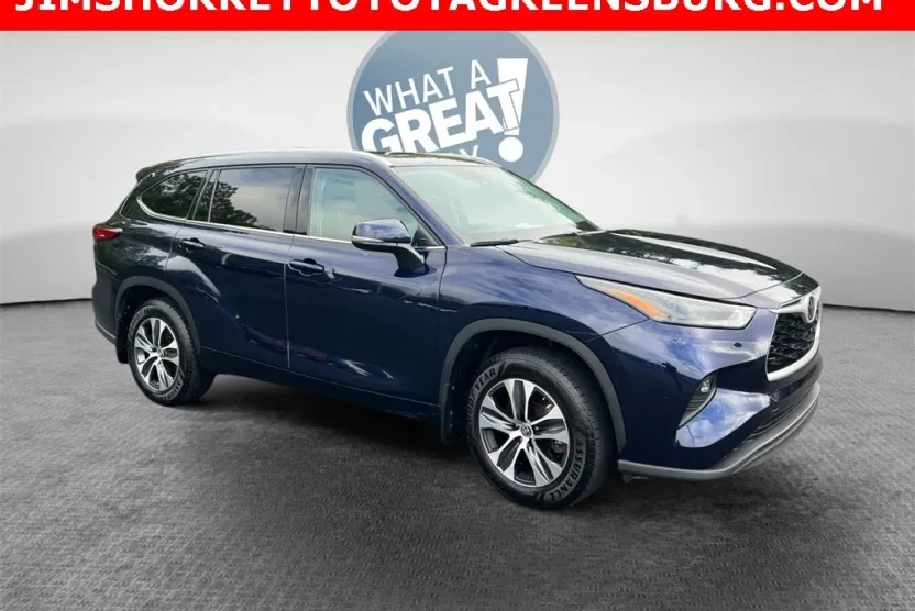 2022 Toyota Highlander XLE photo 1