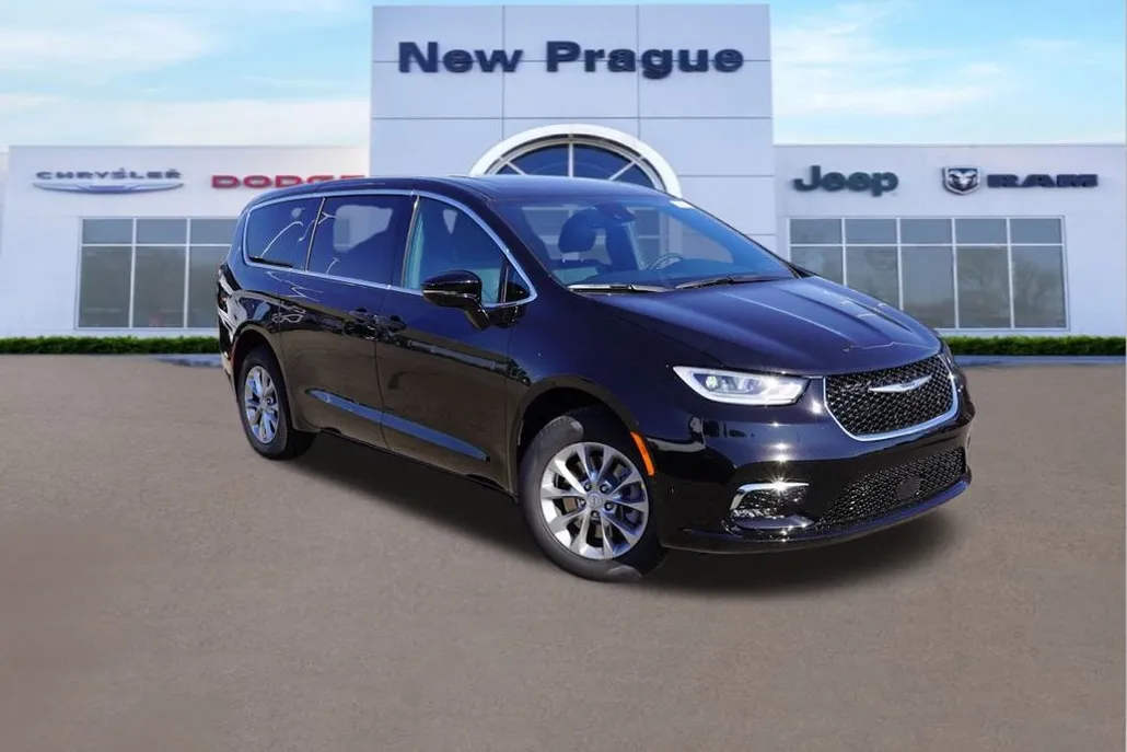2026 Chrysler Pacifica photo 1