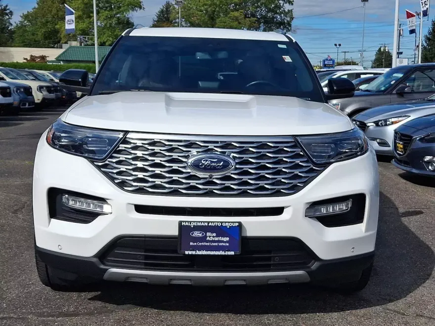 2022 Ford Explorer Platinum photo 1