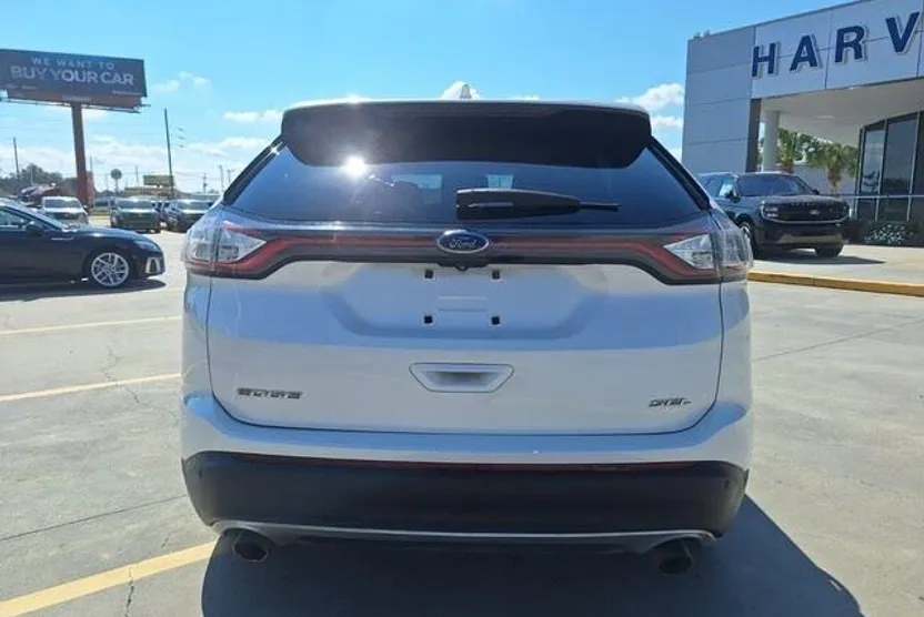 2015 Ford Edge SEL photo 1